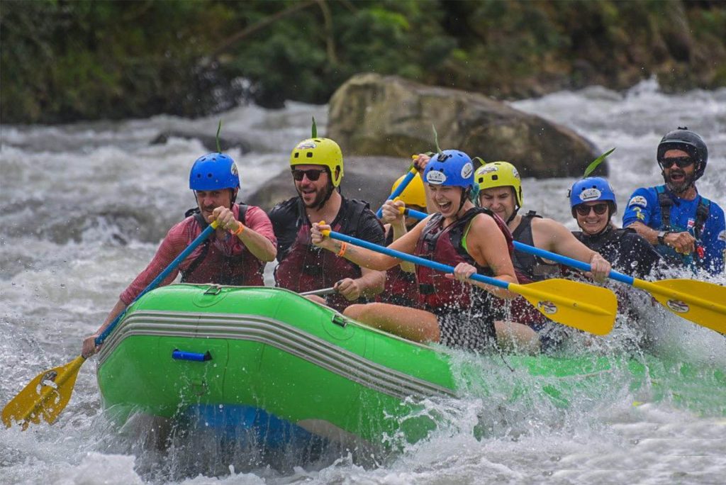 balsa river white water rafting class 3&4 in La Fortuna